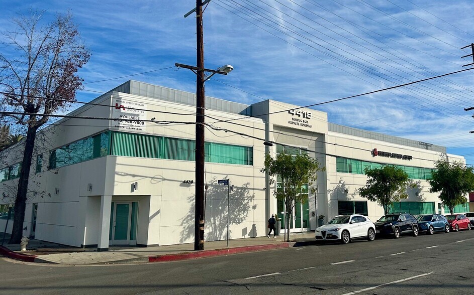 Primary Photo Of 4418 Vineland Ave, Studio City Medical For Lease