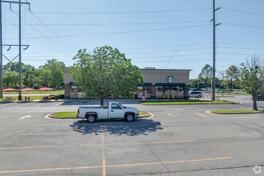 More Photos Of 9595 S Delaware Ave, Tulsa Unknown For Lease