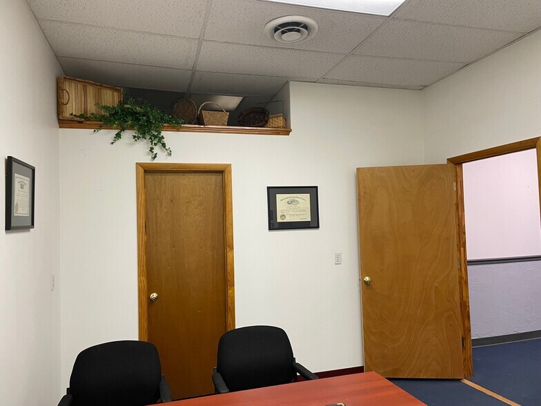 More Photos Of 1751 Lincoln Hwy, North Versailles Office For Lease