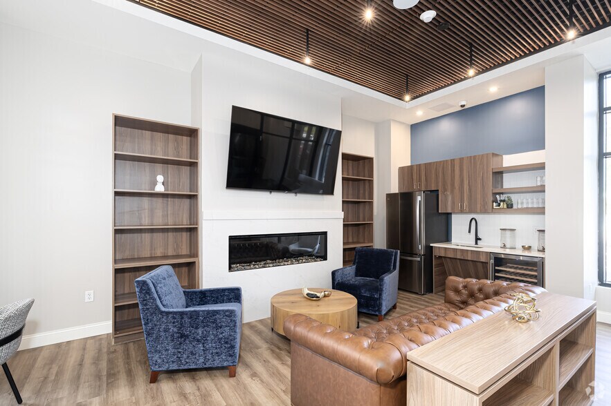 More Photos Of 920-924 Farmington Ave, West Hartford Apartments For Lease