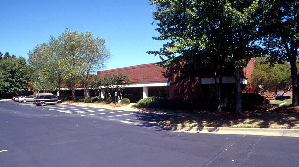 More Photos Of 3980 DeKalb Technology Pky, Atlanta Light Distribution For Lease