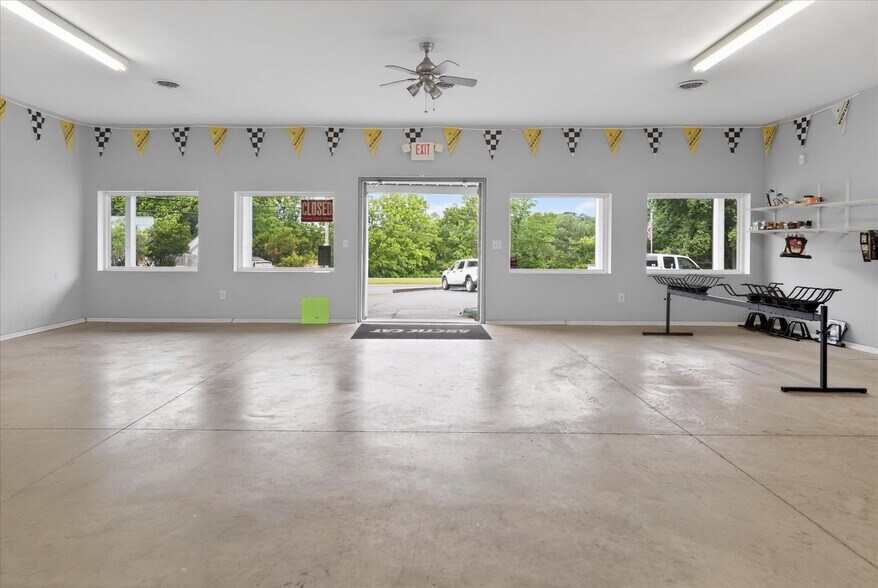 More Photos Of 904 N West St, Hillsboro Land For Sale