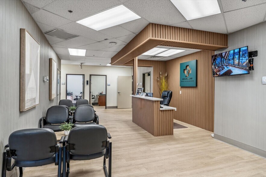 More Photos Of 4220 N 20th Ave, Phoenix Medical For Lease