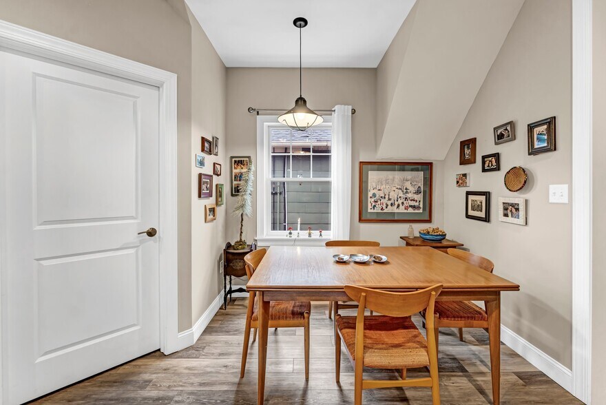 More Photos Of 6576 E Quaker St, Orchard Park Freestanding For Sale