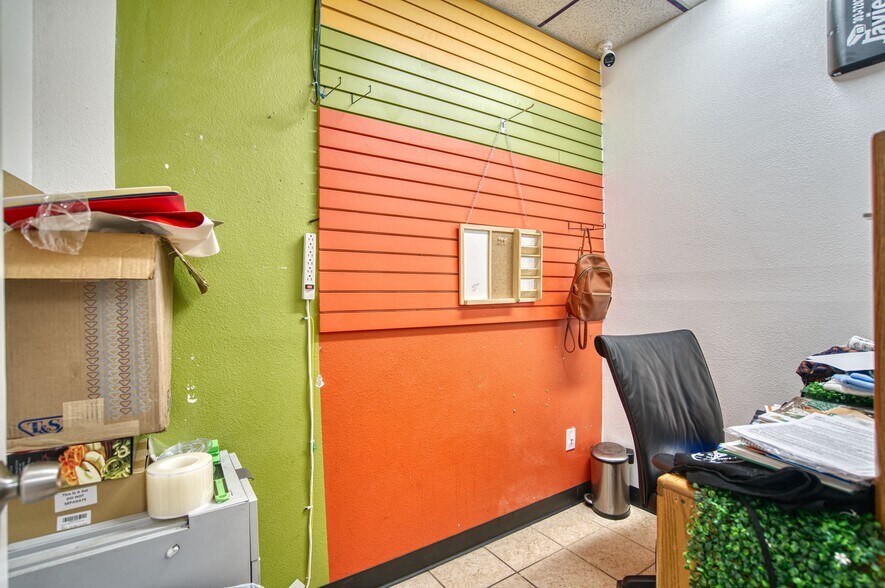 More Photos Of 1125-1147 Francis St, Longmont Freestanding For Lease