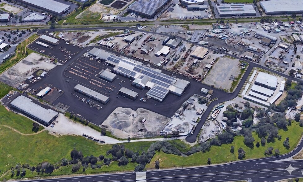 More Photos Of 5900 Pruitt Ave, Windsor Warehouse For Lease