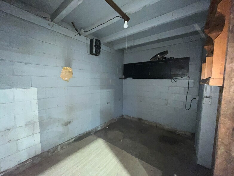 More Photos Of 28401 Salmon River Hwy, Grand Ronde Service For Lease