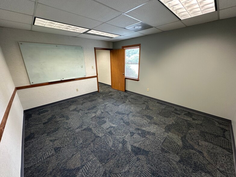 More Photos Of 970 Lee Ann Dr NE, Concord Office For Lease