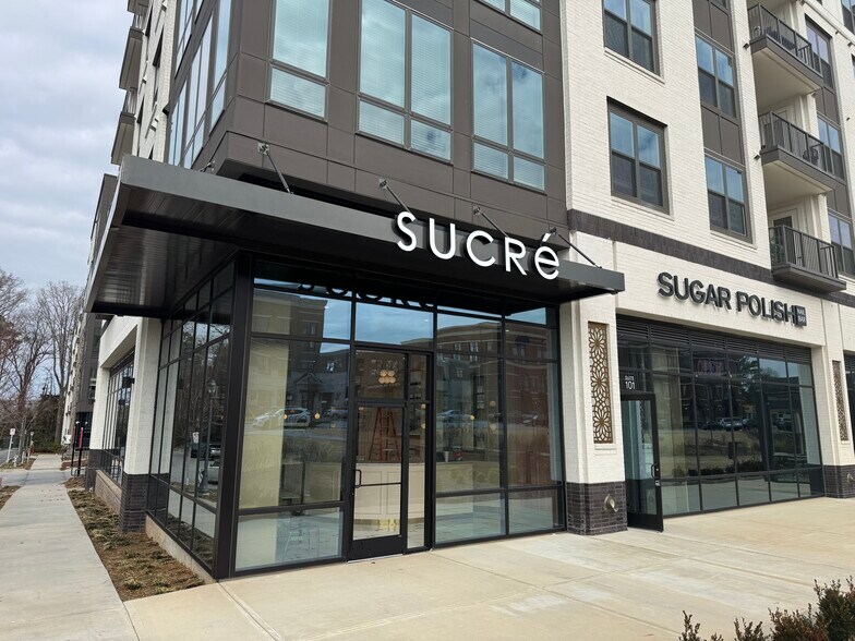 More Photos Of 3920 Peachtree Rd NE, Brookhaven Apartments For Lease