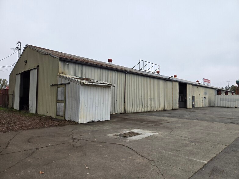 More Photos Of 141 Helman Ln, Cotati Warehouse For Lease