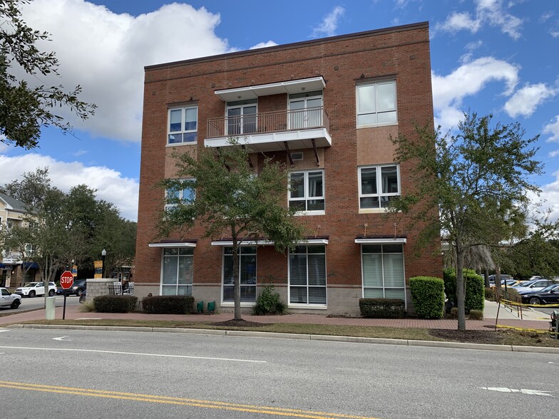 More Photos Of 245 Seven Farms Dr, Daniel Island Office For Lease