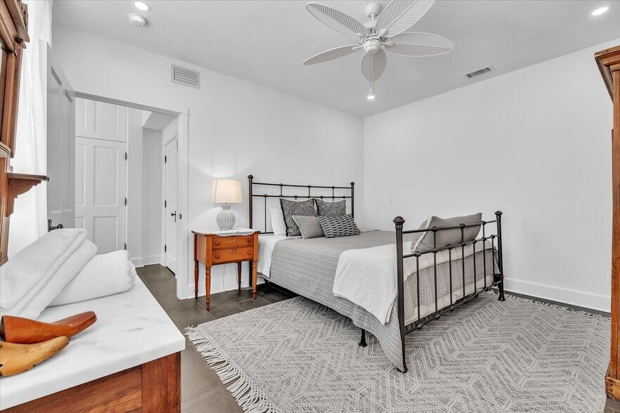 More Photos Of 8241 Main St, Bokeelia General Retail For Sale