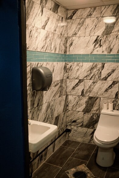 More Photos Of 5804 54th Ave N, Kenneth City Restaurant For Lease