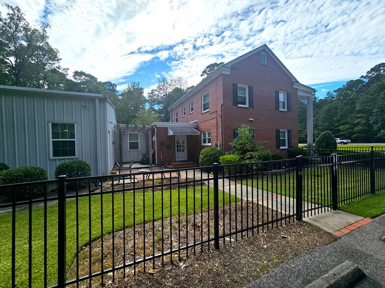 More Photos Of 423 Village Rd, Shallotte General Retail For Sale