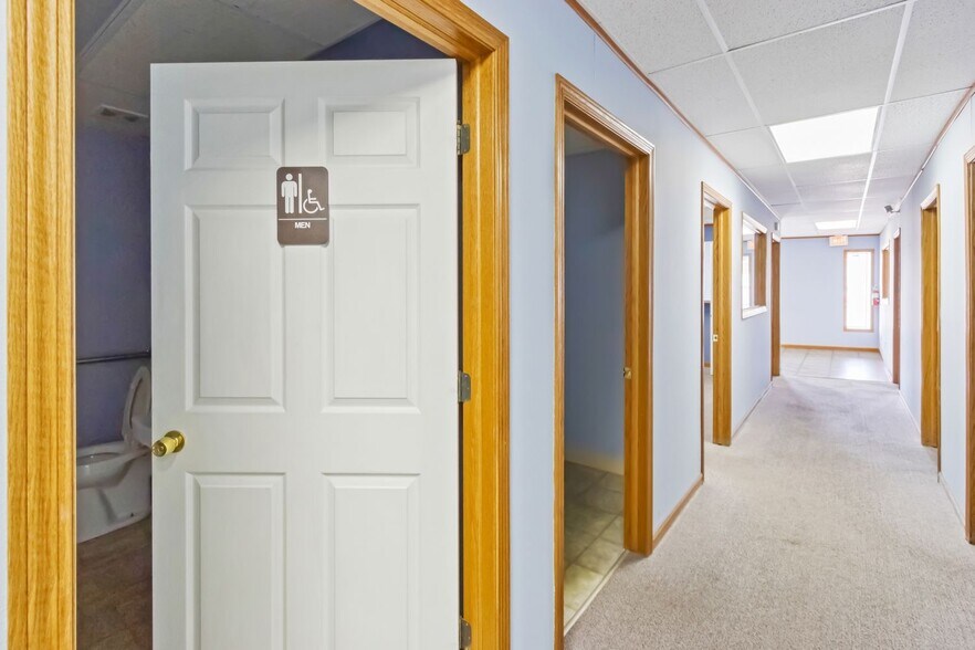 More Photos Of 2317-2323 E Lincolnway, Sterling Medical For Lease