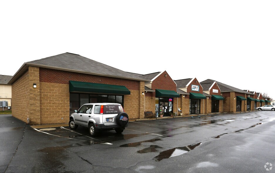Primary Photo Of 374 Northside Dr, Batesville Storefront For Lease