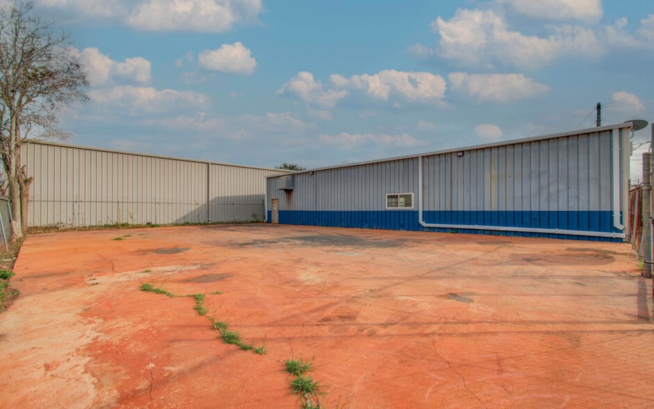 More Photos Of 5747 Northdale St, Houston Industrial For Lease