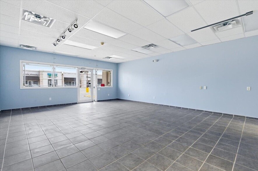 More Photos Of 1505 W Broadway, Council Bluffs Unknown For Lease