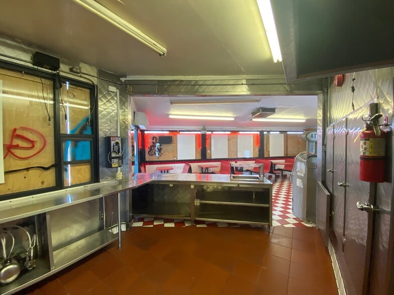 More Photos Of 3660 Beverly Blvd, Los Angeles Restaurant For Sale