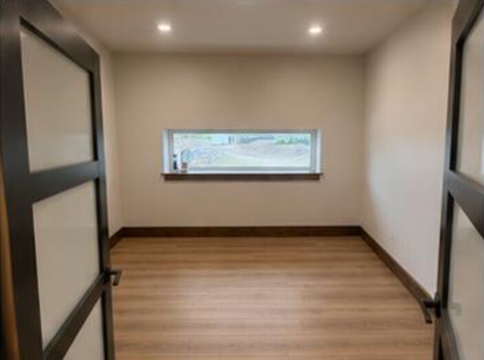 More Photos Of 1310 Industrial Lane, Driggs Showroom For Sale