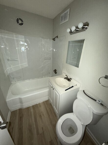 More Photos Of 1621 Washington Blvd, Kansas City Apartments For Sale