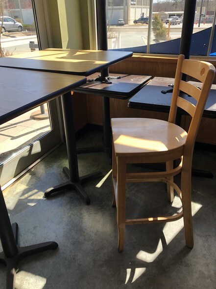 More Photos Of 375 Four Leaf Ln, Charlottesville Office For Lease