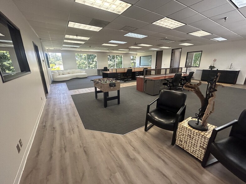 More Photos Of 1524 Brookhollow Dr, Santa Ana Coworking Space