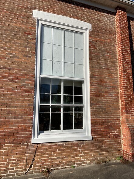 More Photos Of 21075 Frog Level Rd, Ruther Glen Specialty For Sale