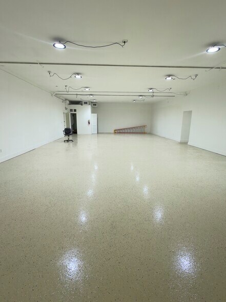 More Photos Of 1601 S 21st Ave, Hollywood Flex For Lease