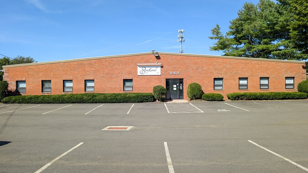 More Photos Of 242 Branford Rd, North Branford Light Manufacturing For Lease