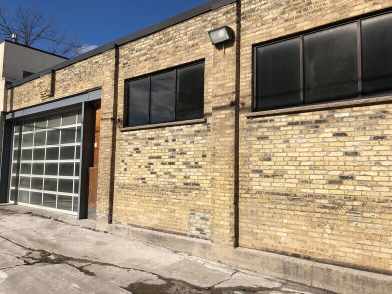 More Photos Of 1117 S 2nd St, Milwaukee Manufacturing For Lease