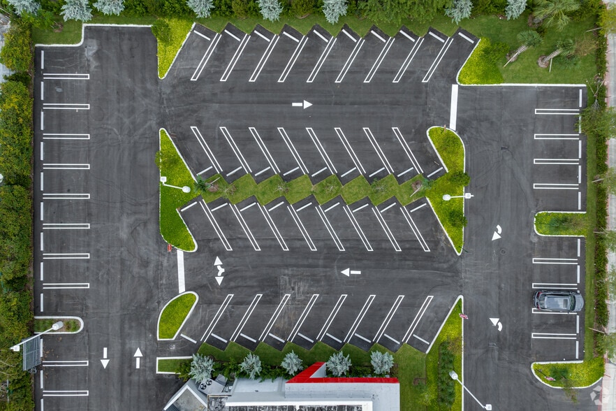 More Photos Of 20450 NW 2nd Ave, Miami Storefront For Lease