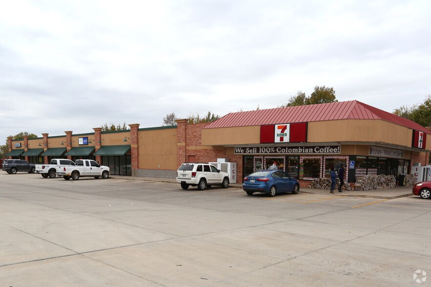 More Photos Of 1103-1123 E Constitution St, Norman Freestanding For Lease
