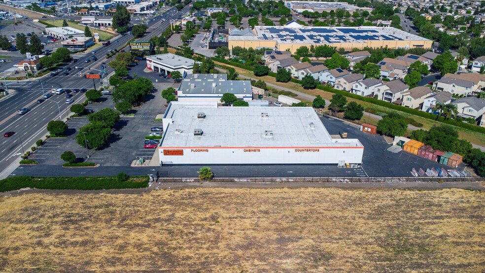 More Photos Of 3939 E Hammer Ln, Stockton Freestanding For Sale