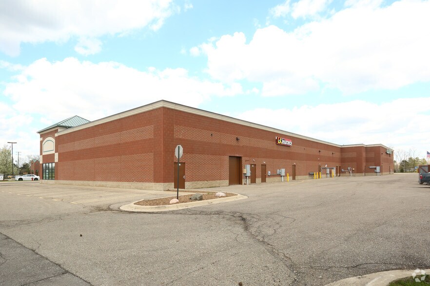 More Photos Of 1400 Lawson Dr, Howell Unknown For Lease