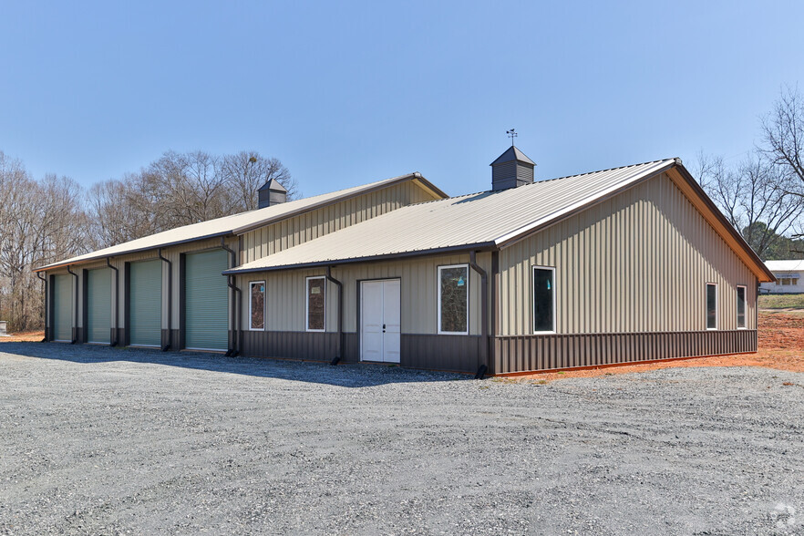 Primary Photo Of 2224 Gumlog Rd, Lavonia Light Manufacturing For Sale