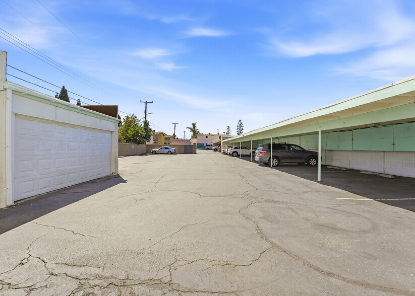 More Photos Of 311 W Wilson St, Costa Mesa Apartments For Sale