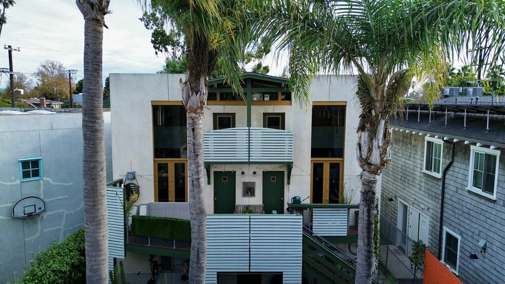 More Photos Of 558 San Juan Ave, Venice Apartments For Sale
