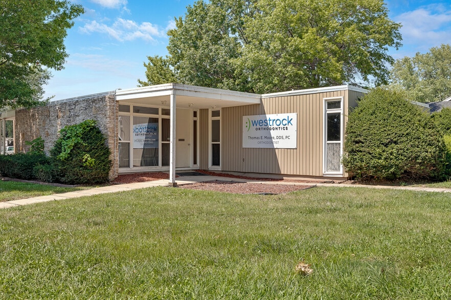 Primary Photo Of 405 Cedar St, Pleasant Hill Medical For Sale