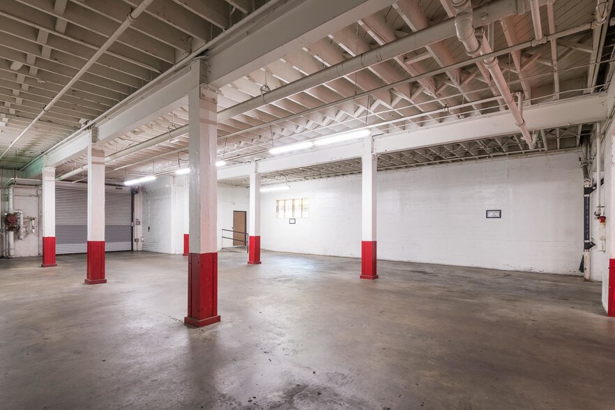 Primary Photo Of 6025 Santa Monica Blvd, Los Angeles Office For Lease