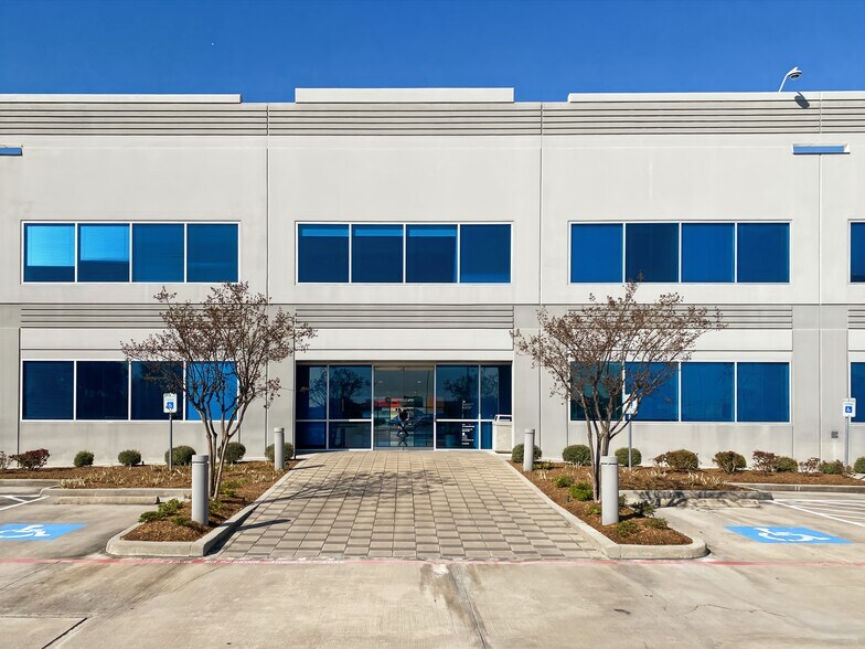 More Photos Of 24624 Interstate 45, Spring Coworking Space