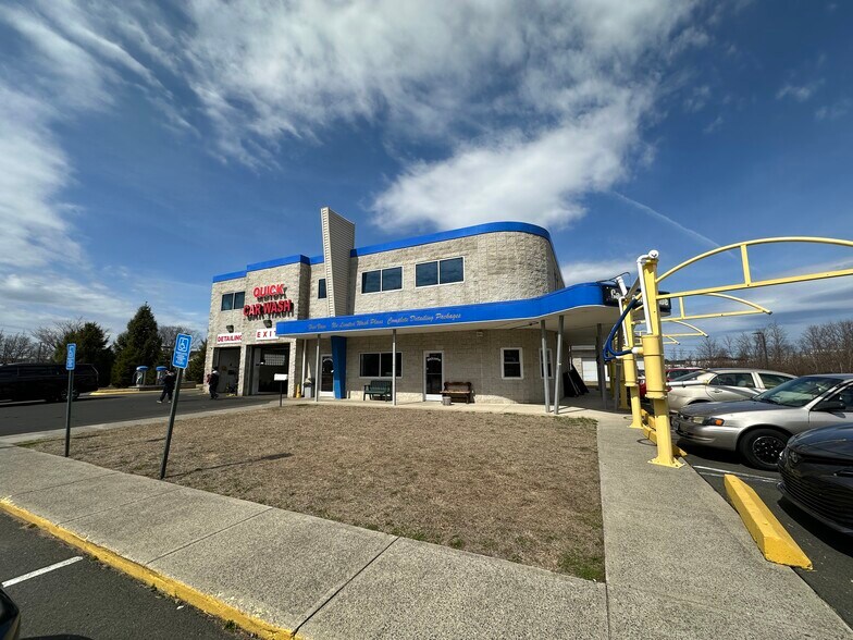 More Photos Of 590 Spring St, Windsor Locks Auto Repair For Sale