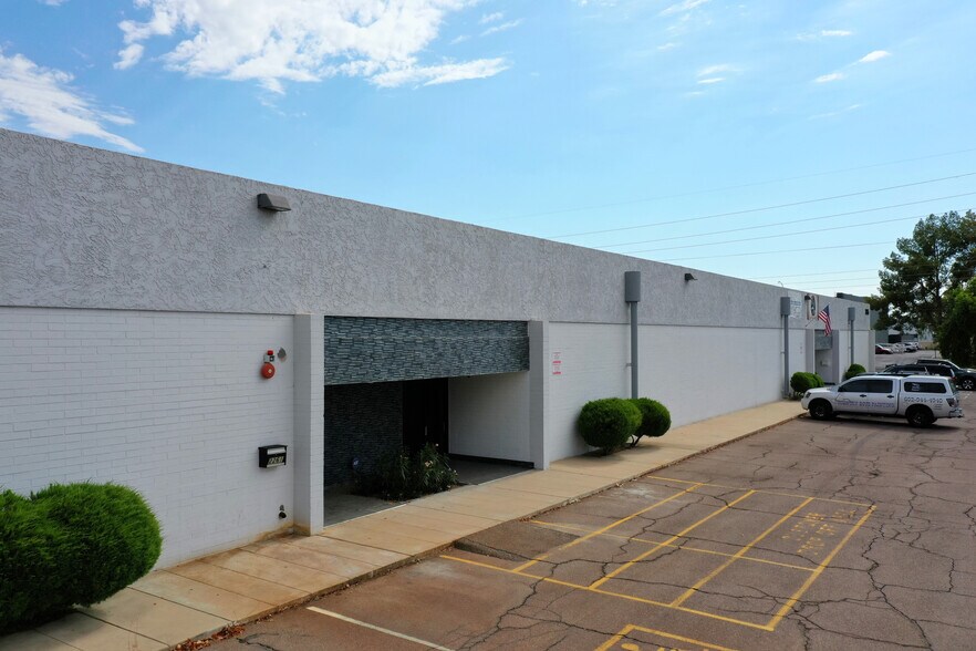 More Photos Of 2265 W Desert Cove Ave, Phoenix Manufacturing For Lease