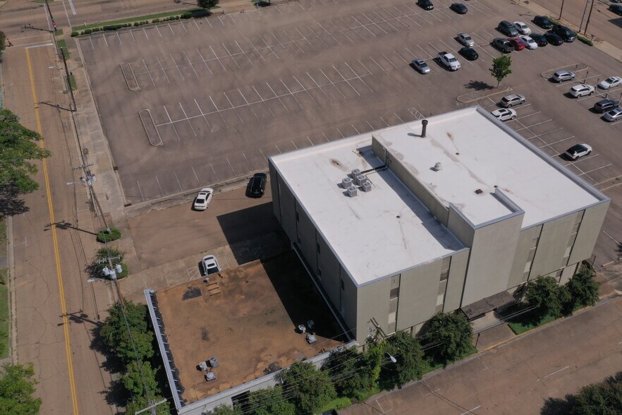 More Photos Of 222 N President St, Jackson Office Residential For Sale