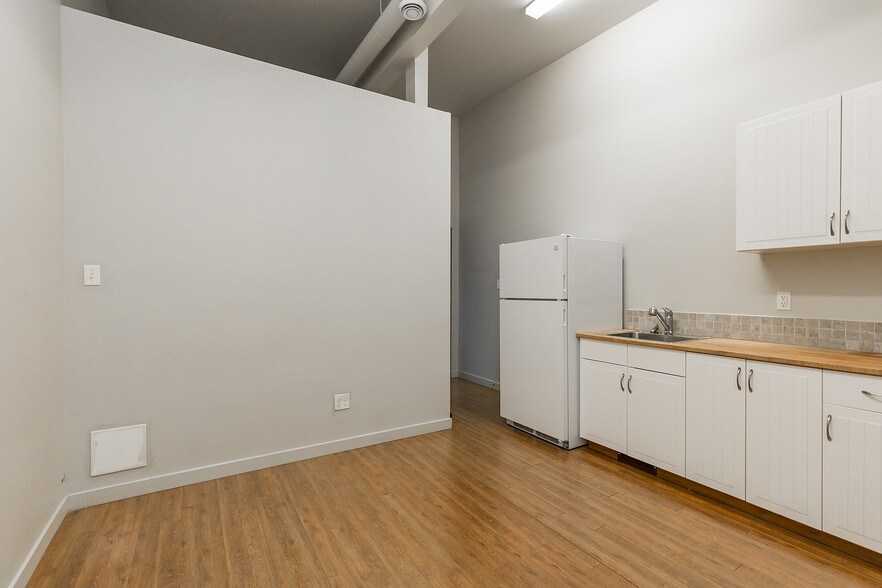 More Photos Of 122 5 St S, Lethbridge Apartments For Sale