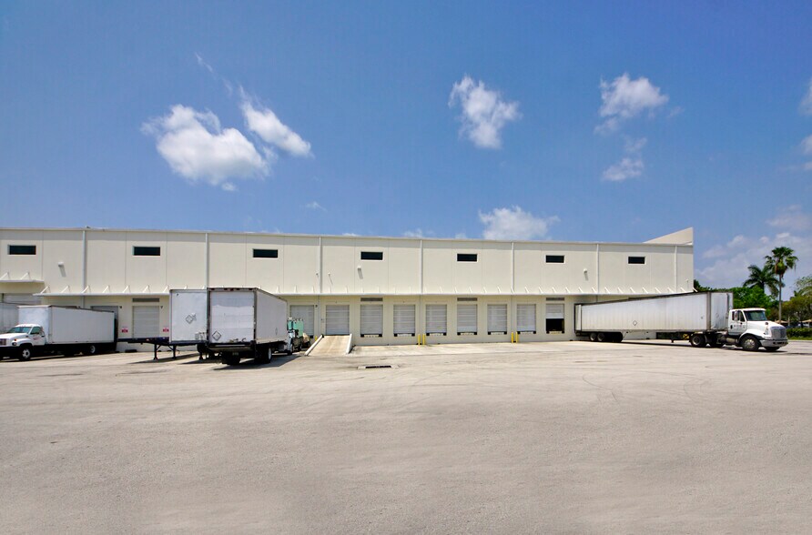 More Photos Of 10201 NW 112th Ave, Medley Warehouse For Lease