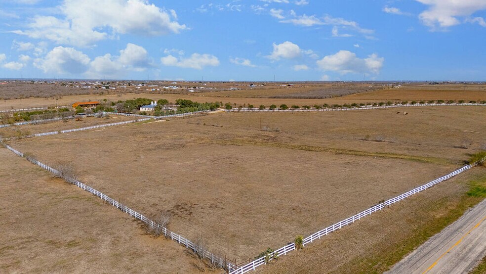 More Photos Of 7870 W Interstate 10, Seguin Land For Sale