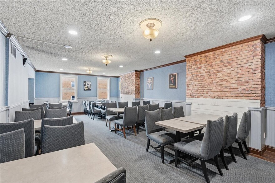 More Photos Of 2104 E Carson St, Pittsburgh Restaurant For Sale