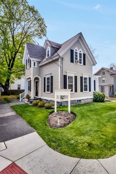 More Photos Of 12 Library St, Framingham Office For Lease