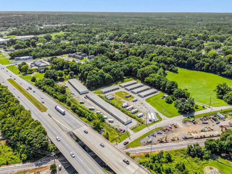 More Photos Of 212 Warfield Blvd, Clarksville Self Storage For Sale